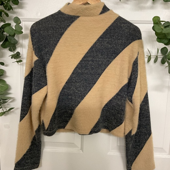 Maeve Diagonal Stripe Sweater in Black and Cream XXS - Picture 3 of 9